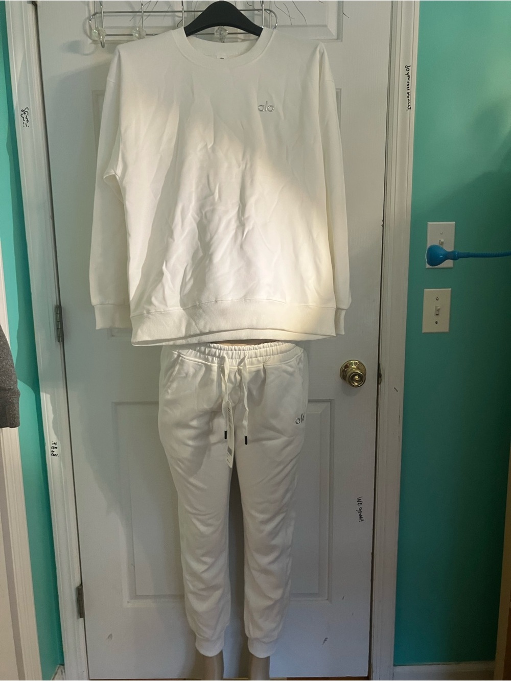 ALO Yoga White Sweatshirt & Jogger Set